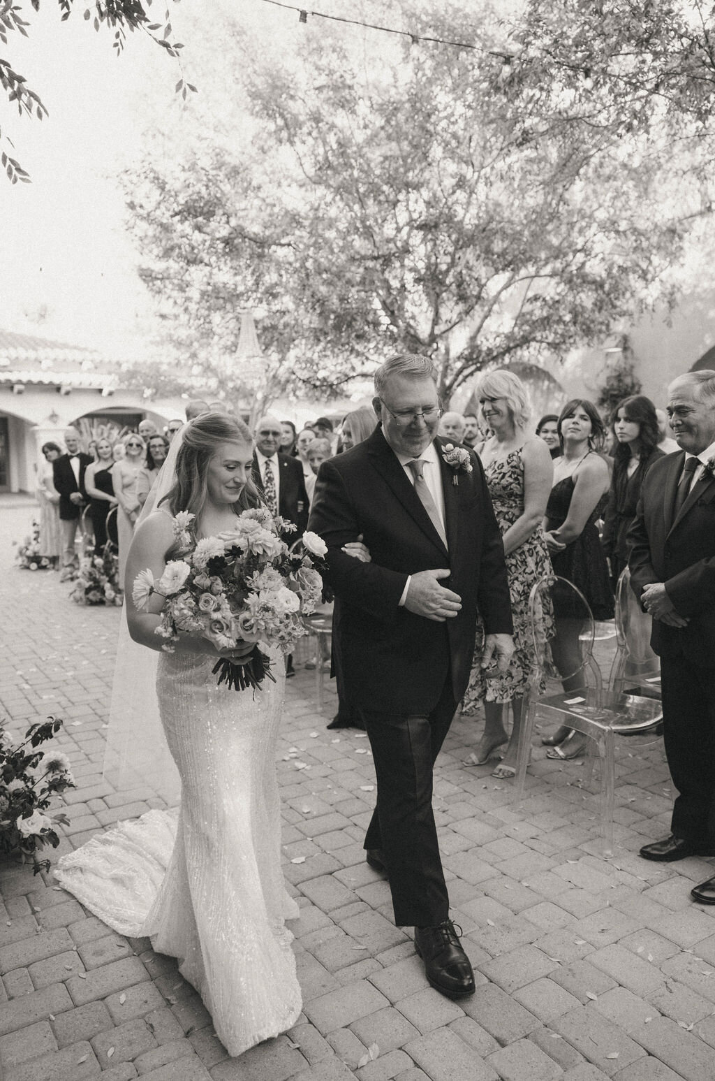 pretty-palm-leaf-event-co-molly-and-rodrigo-wedding-in-serra-plaza-36