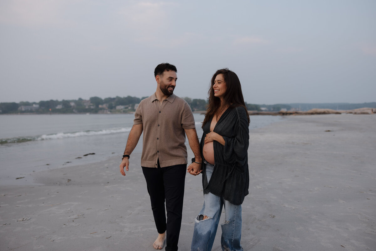 coastal-new-england-maternity-photoshoot-20