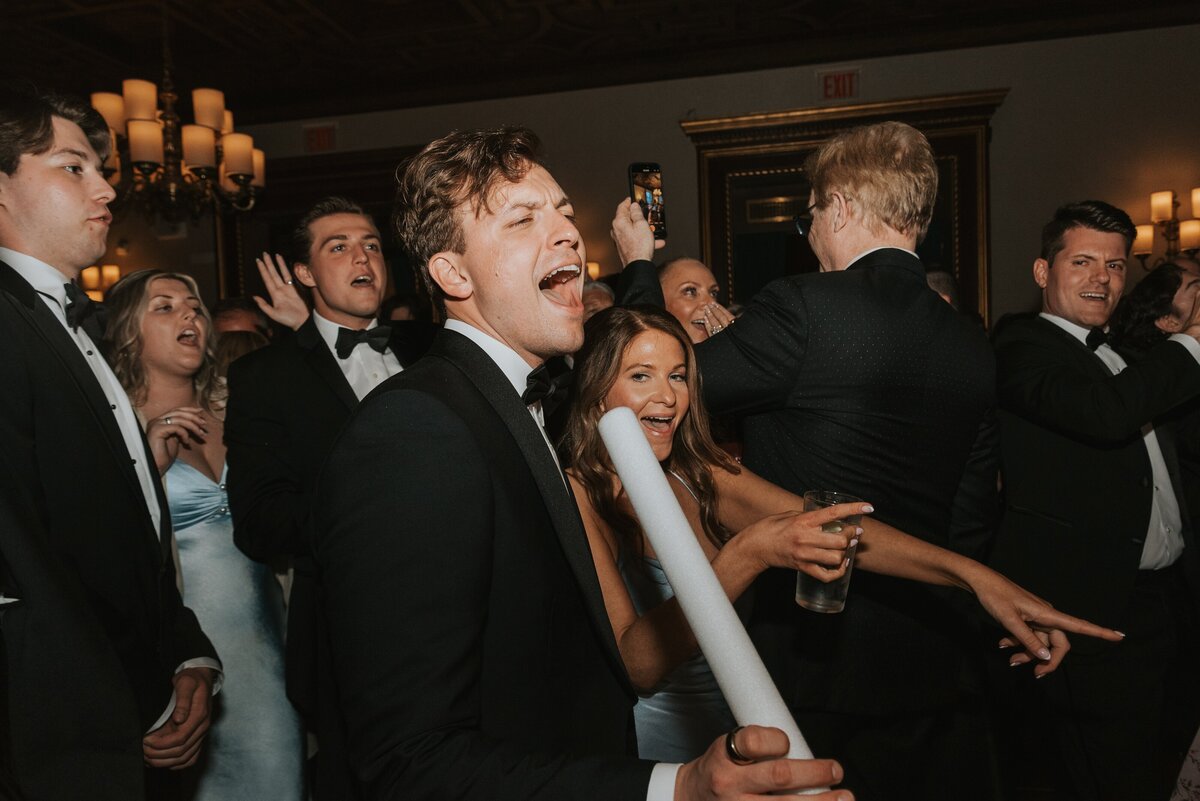 Faye-Fern-Creative-MariaBLung-Meg-Brandon-New-York-Athletic-Club-St-Patricks-Cathedral-Wedding-Reception-27