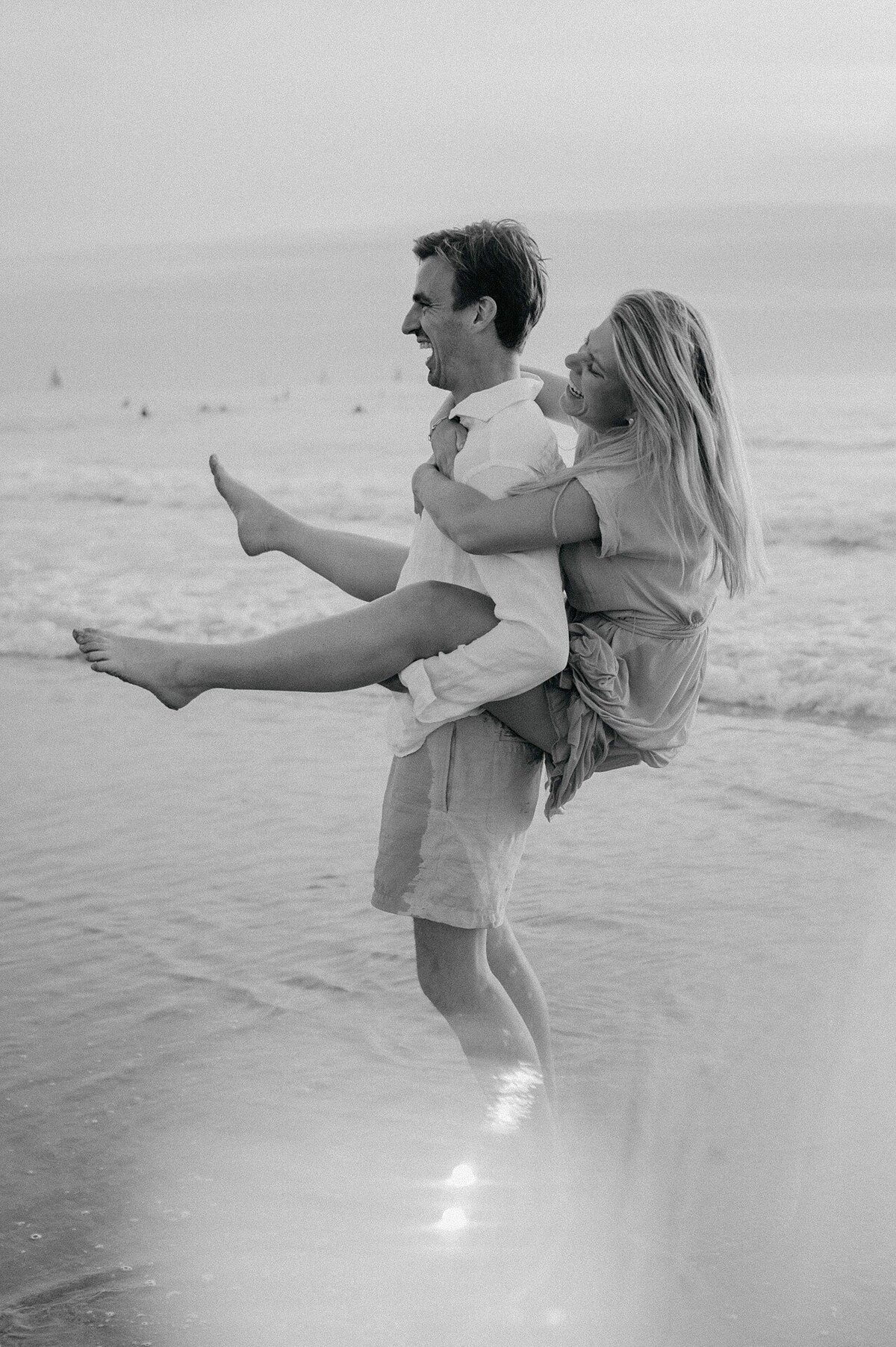 loveshoot-strand-den-haag-louise-boonstoppel-fotografie_0131