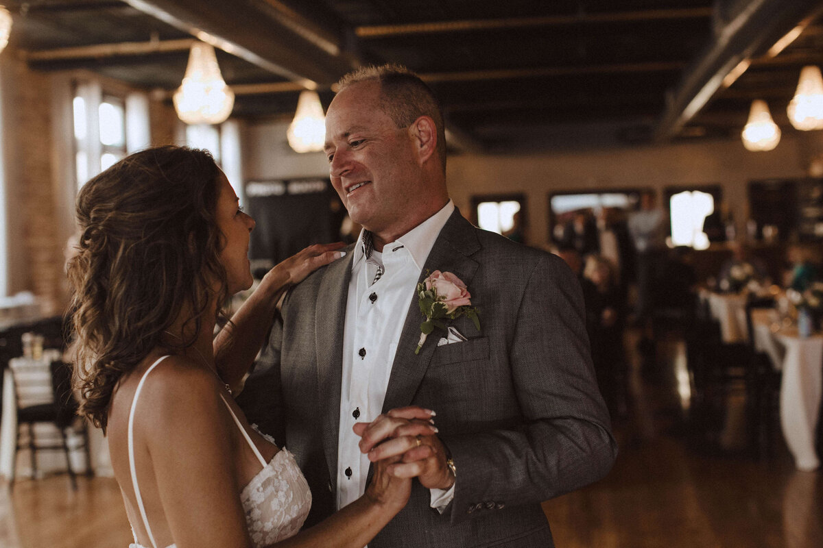 shawano-stubborn-brothers-brewery-wedding-nikki-n-photography-454