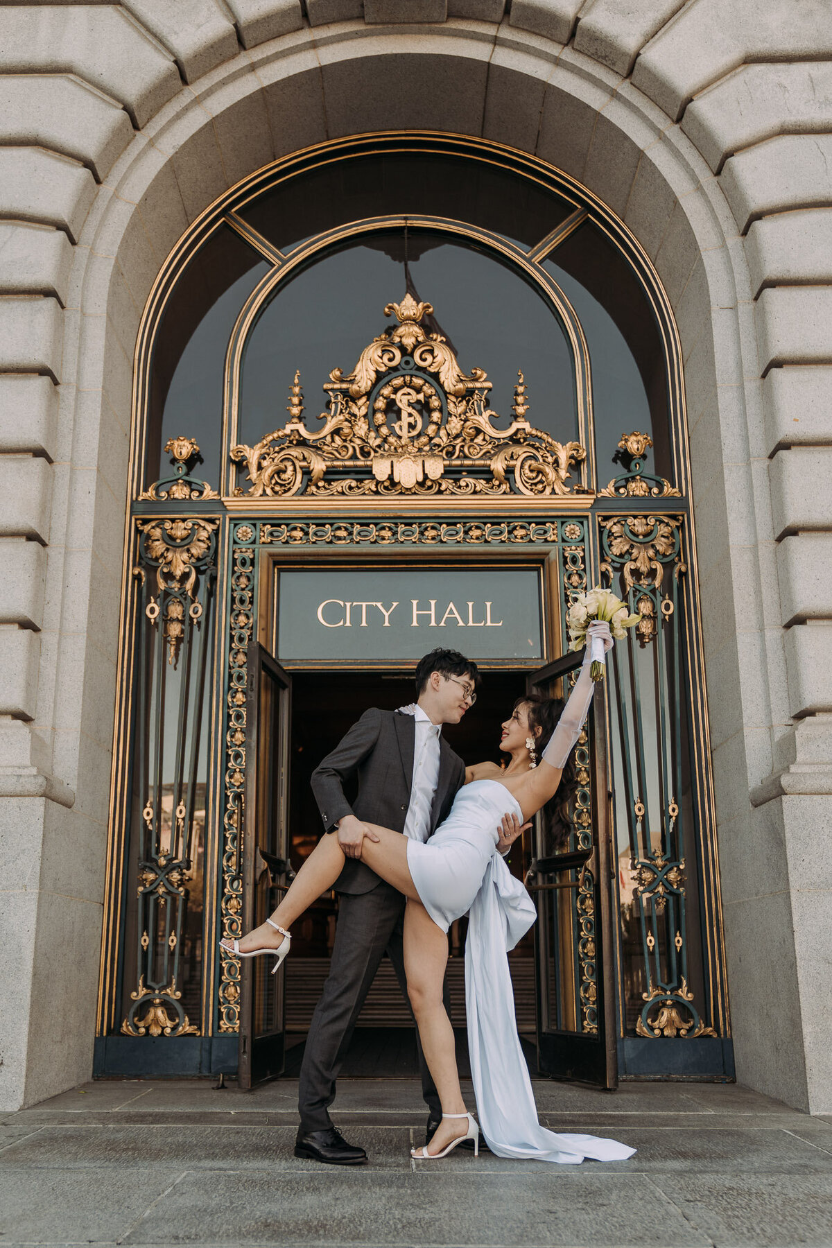 Joyce Li Photography Destination Wedding Elopement Engagement Lifestyle Portrait Photographer West Coast Seattle Washington California sfcityhallelopement-71