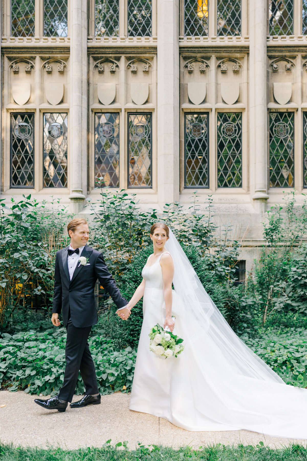 Lexi Benjamin Photography_Reynolds Chicago History Museum Wedding_07.06.24-114