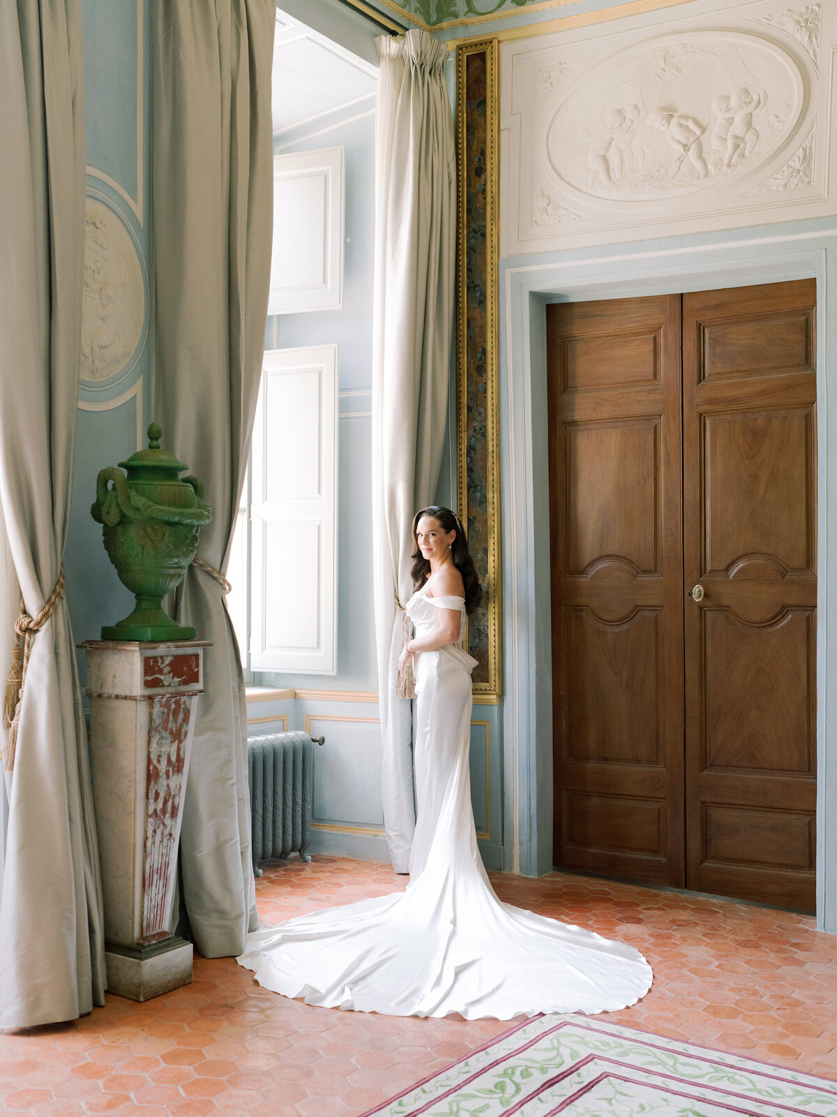Jennifer Fox Weddings American wedding planning & design agency in Provence, crafting luxury weddings at Château de Fonscolombe sophieeptonphotographyjordynrichardwedpreview-44