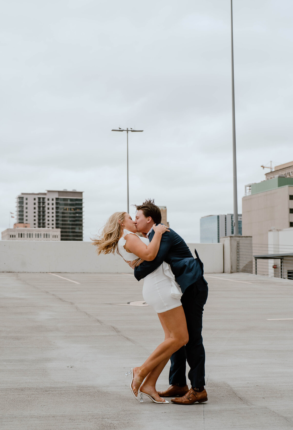 downtown_Houston_Elopement_courtneylasallephotography-30