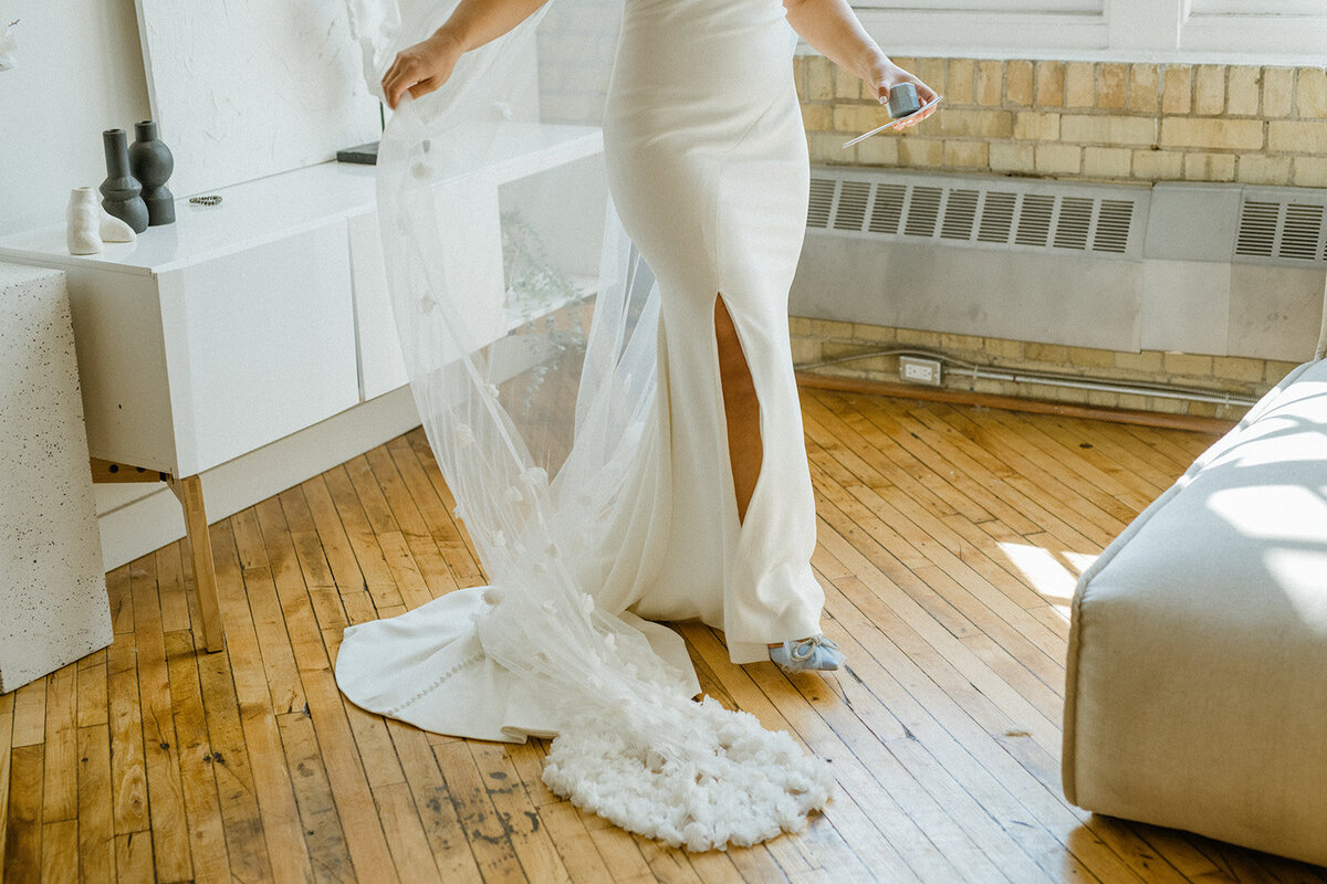 a-toronto1909-wedding-getting-ready-lovt-studio-the-symes-