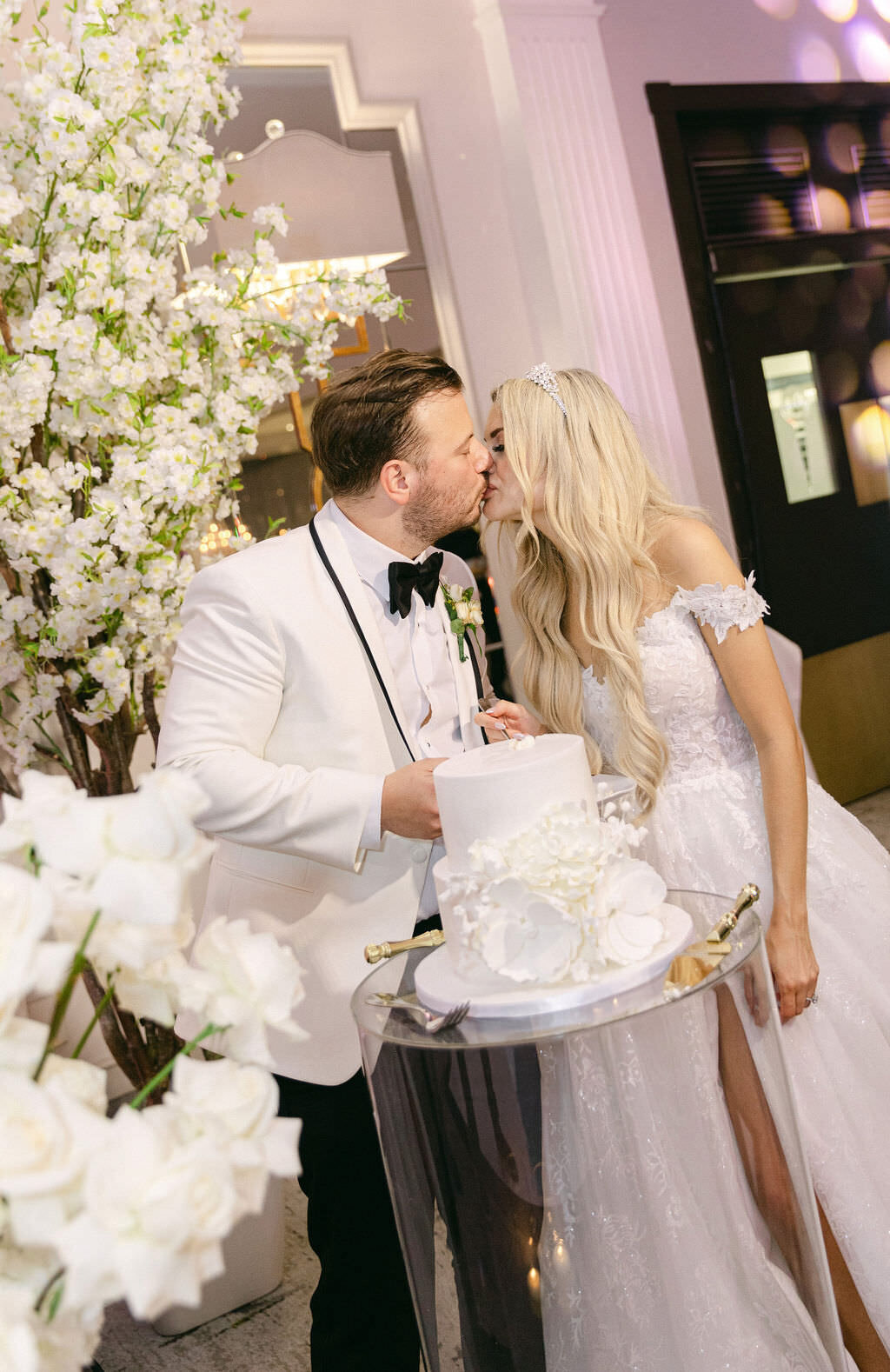Cathédrale Marie-Reine-du-Monde Wedding_montreal best wedding photographer | luxury moment photography-0006