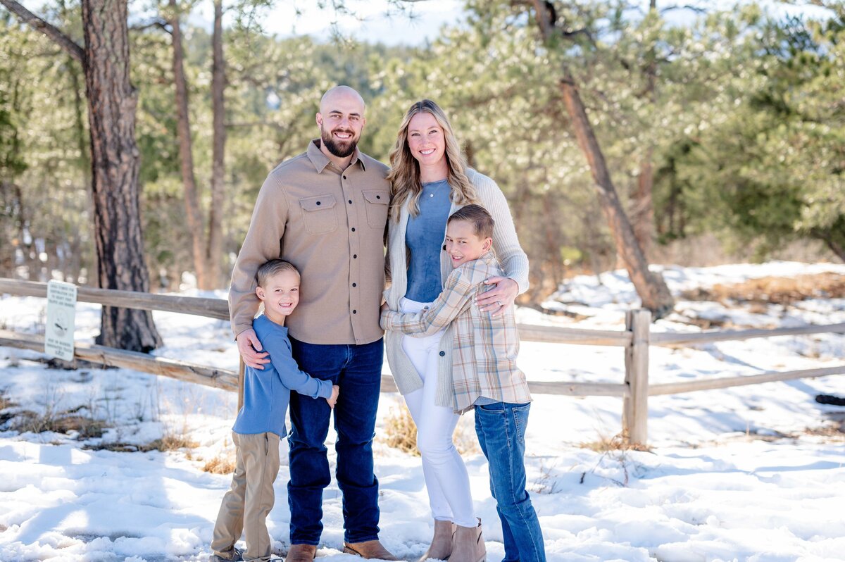 Colorado-Springs-CO-Ute-Valley-Pine-Tree-Christmas-Mini-Session-Magnolia-and-Grace-Photography-Co-CourtneyG-# (1)-13