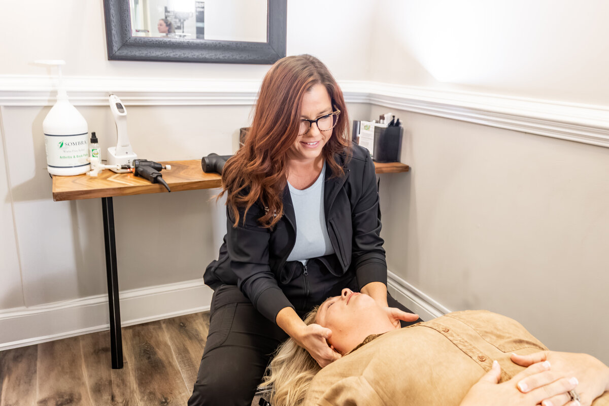 Dr. Buffkin performing an adjustment