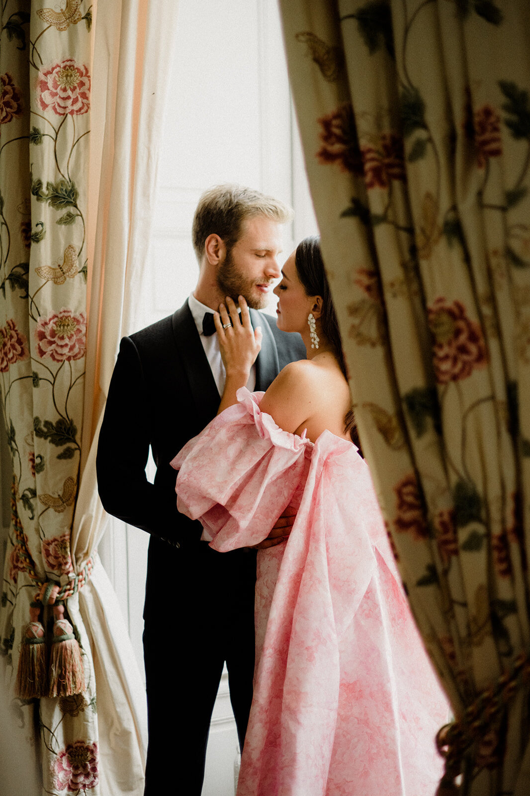 056France Chateau Luxury Elopement_Chateau de Courtomer Elopement_Adventure elopement photographer-5257