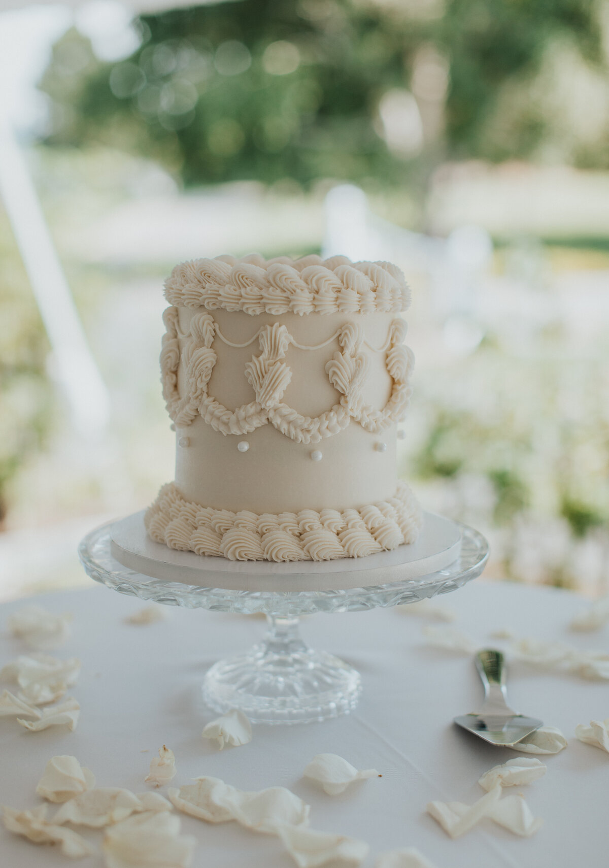 wedding-cake-timeless