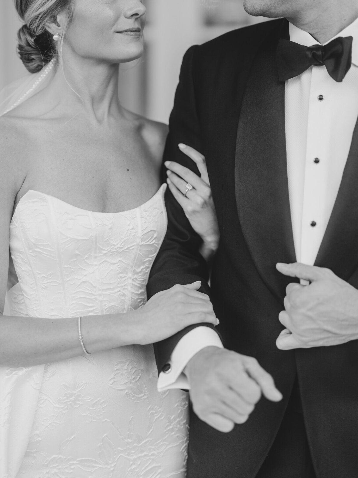 calgary_wedding_photographers_fairmont_banff_springs_destination_wedding_nicole_sarah-44