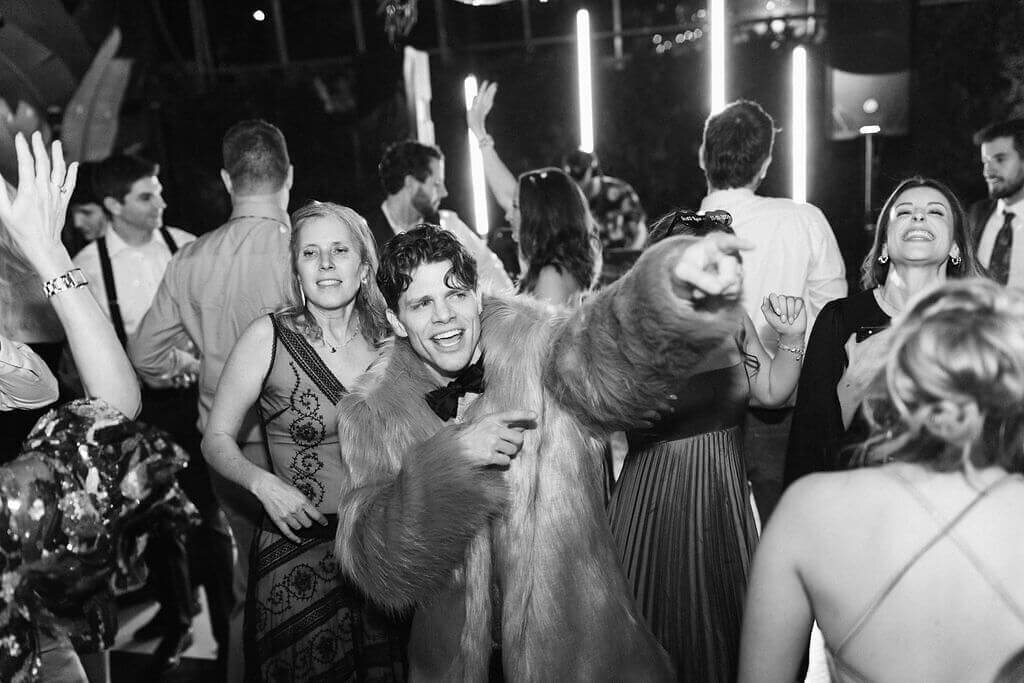 43-colorful-lgbtq-wedding-planterra-detroit-michigan-modern-vintage-events