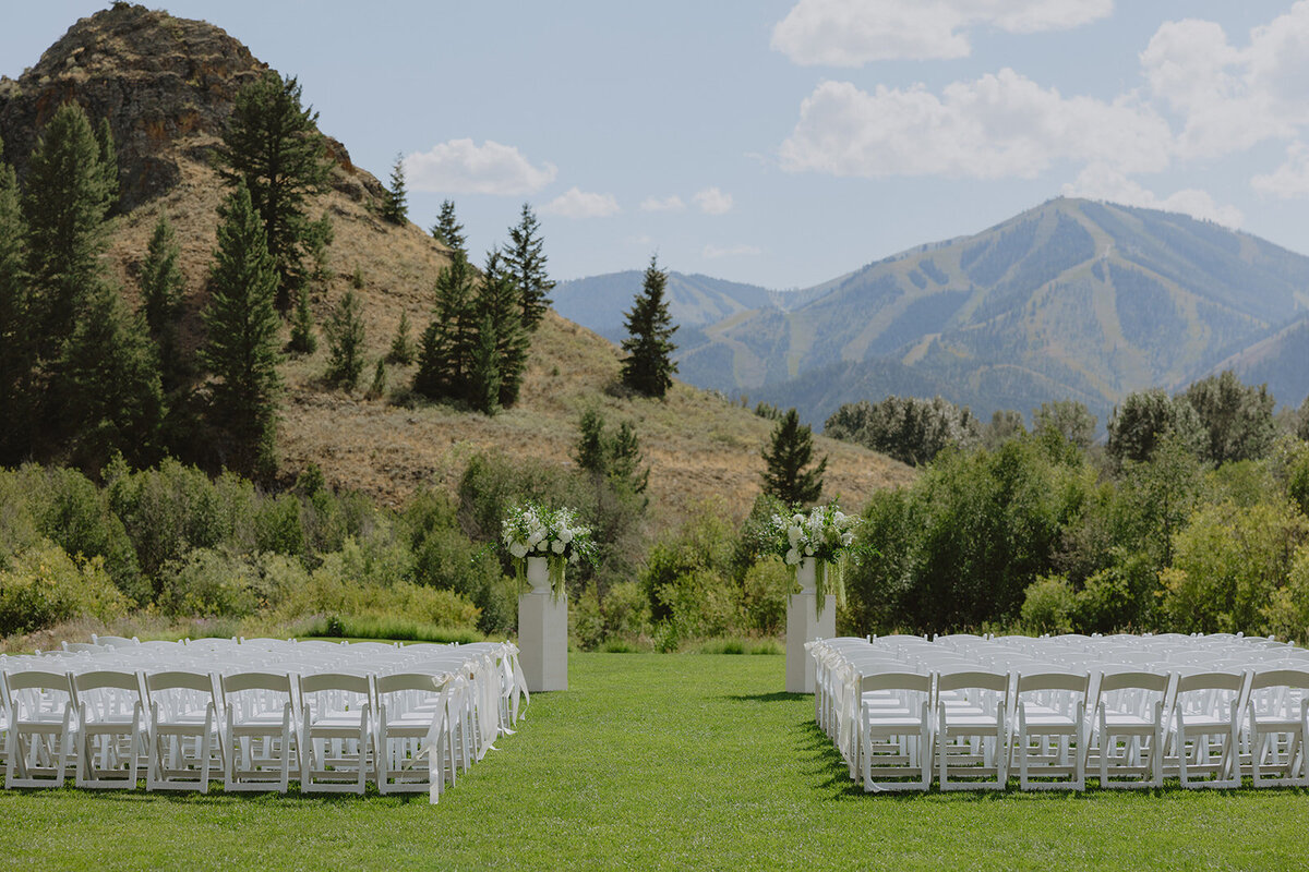 trail-creek-cabin-classy-wedding-rachel-erik-details-3