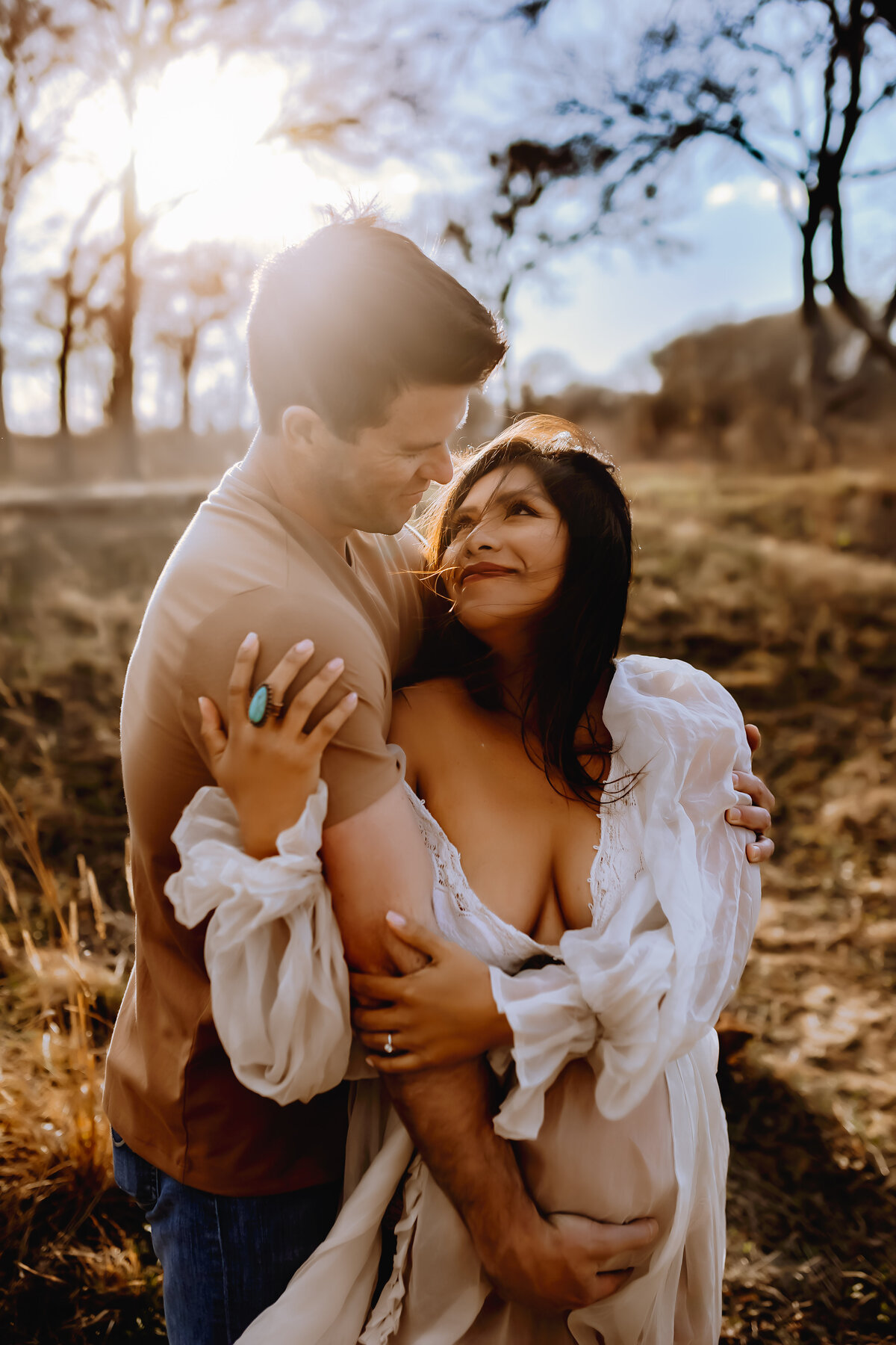 Affordable Maternity session off the lake | Burleson, Texas Family and Maternity Photographer