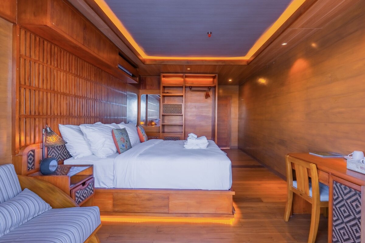 Sanctuary Luxury Yacht Bali - cabin upper deck - deluxe cabin 1-7