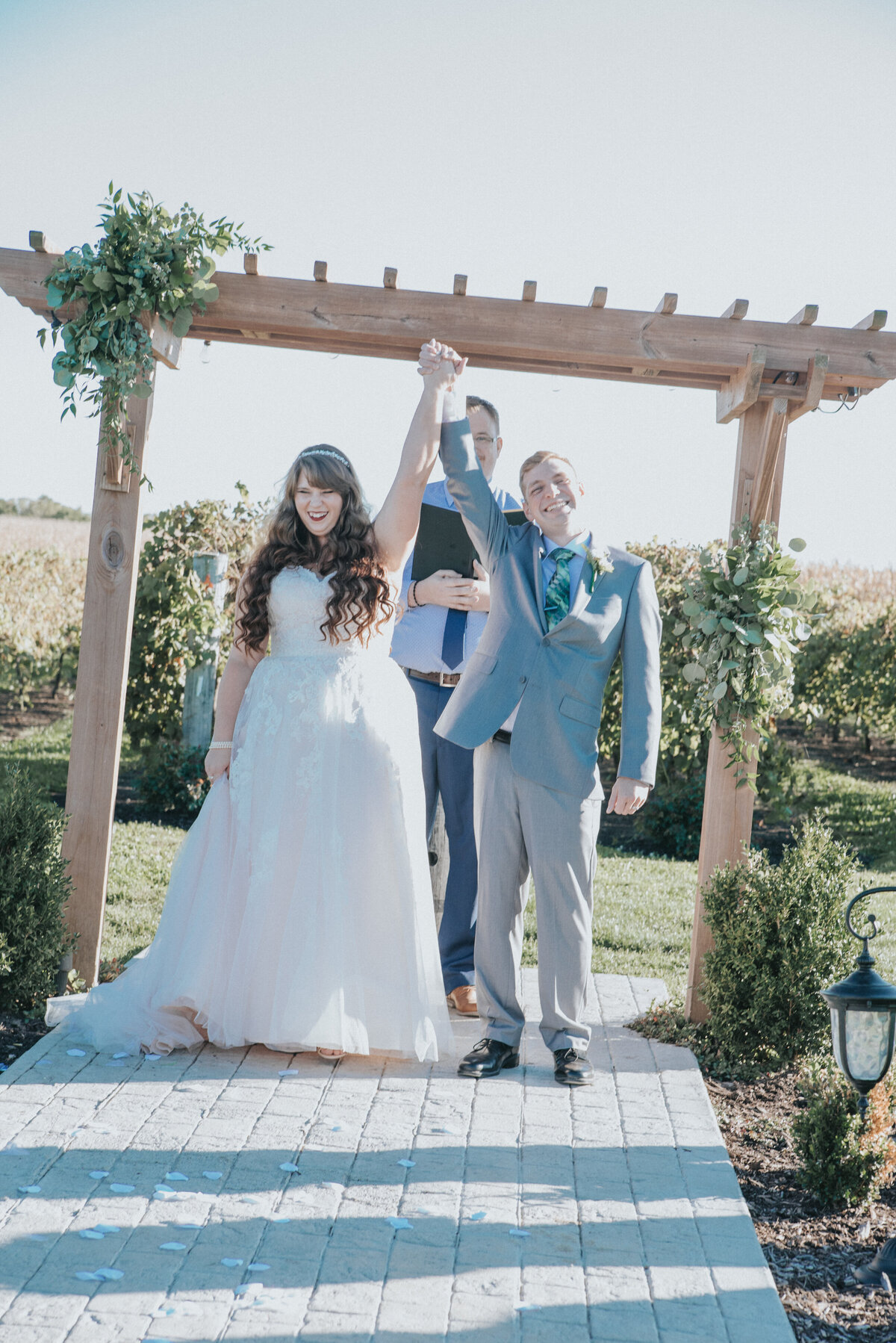wedding | harpor's vinyard | Iowa Wedding Photographer | Playlife | Getting Ready | Bride_0182