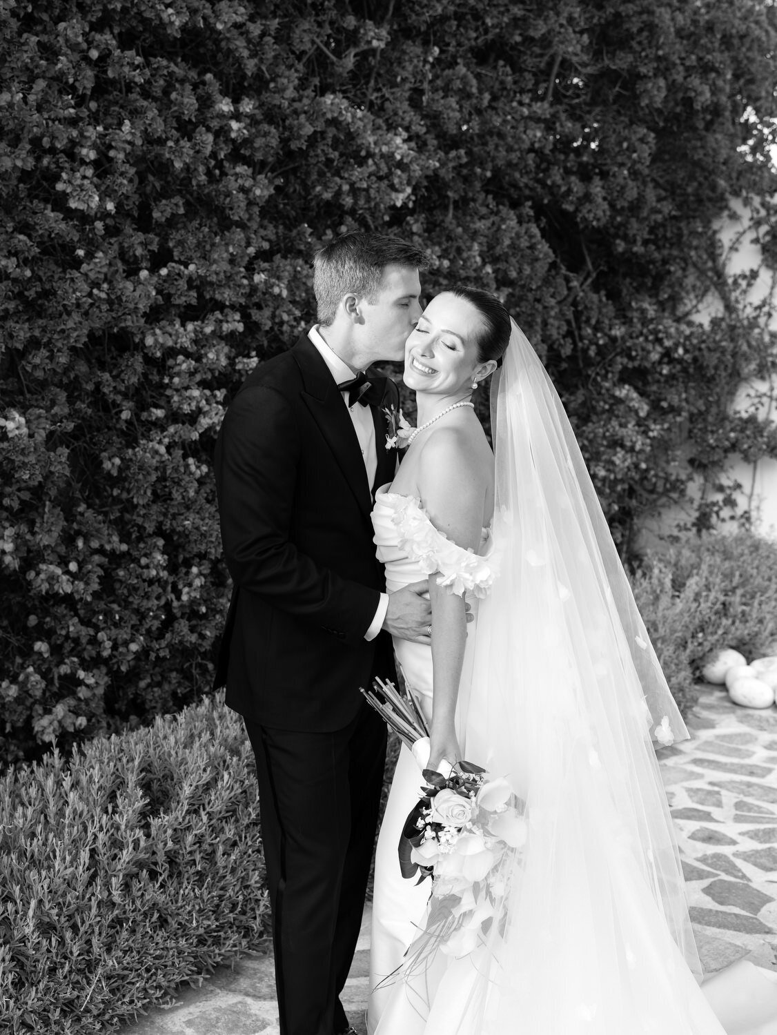 Romantic-Wedding-at-Island-Art-and-Taste–The-Residence-067