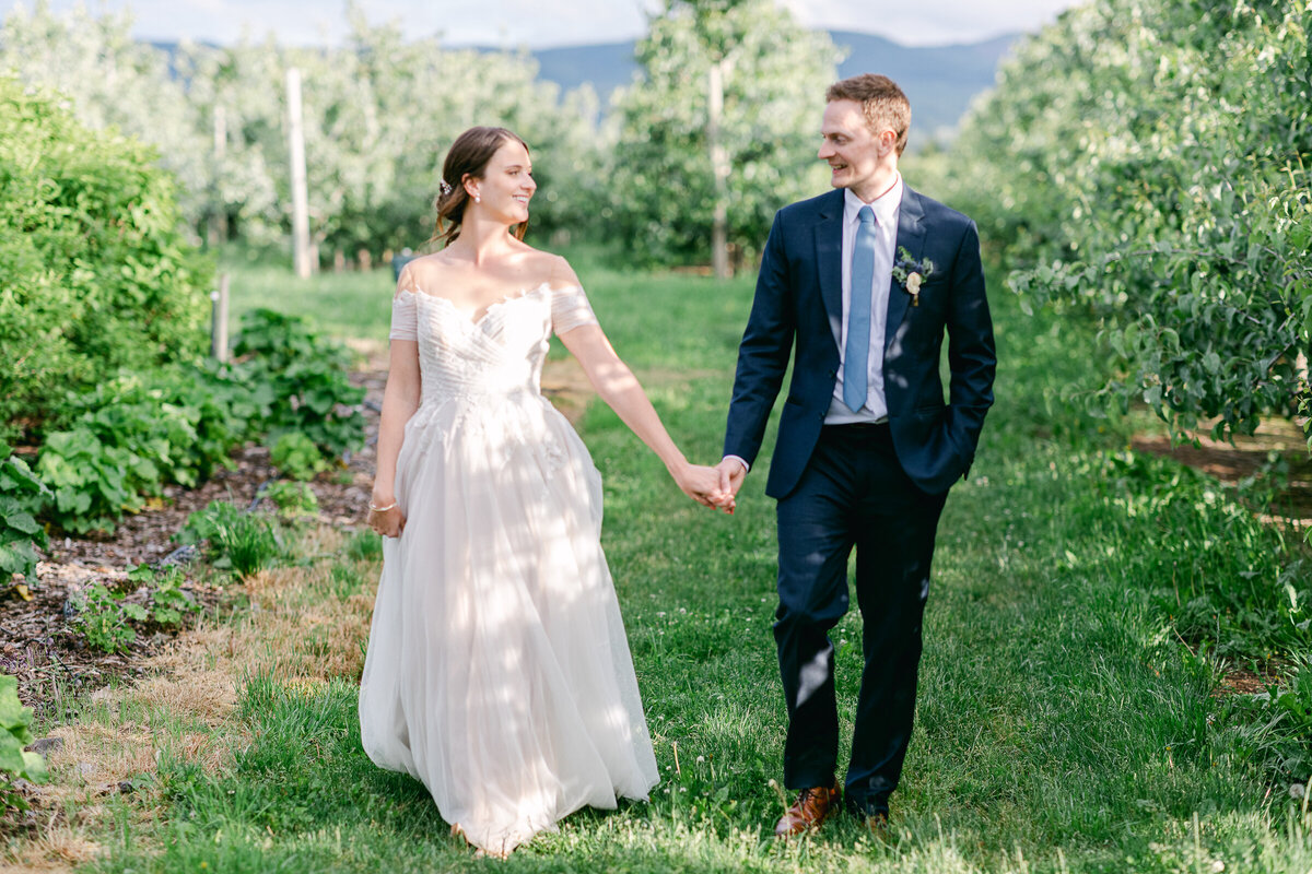 Portland OR Wedding Photographer Chantal Sokhorn Photography The Orchards Hoodriver OR-691