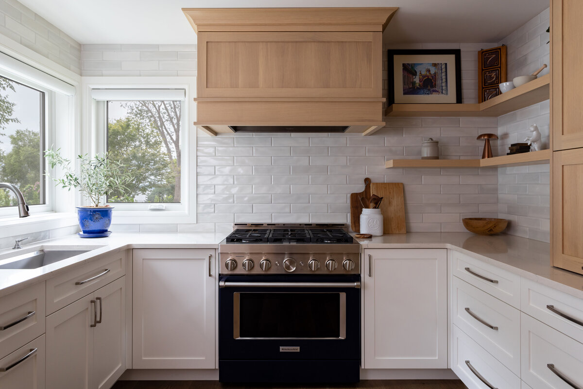 KatCo_Interiors-LakeHouse-Kitchen-03