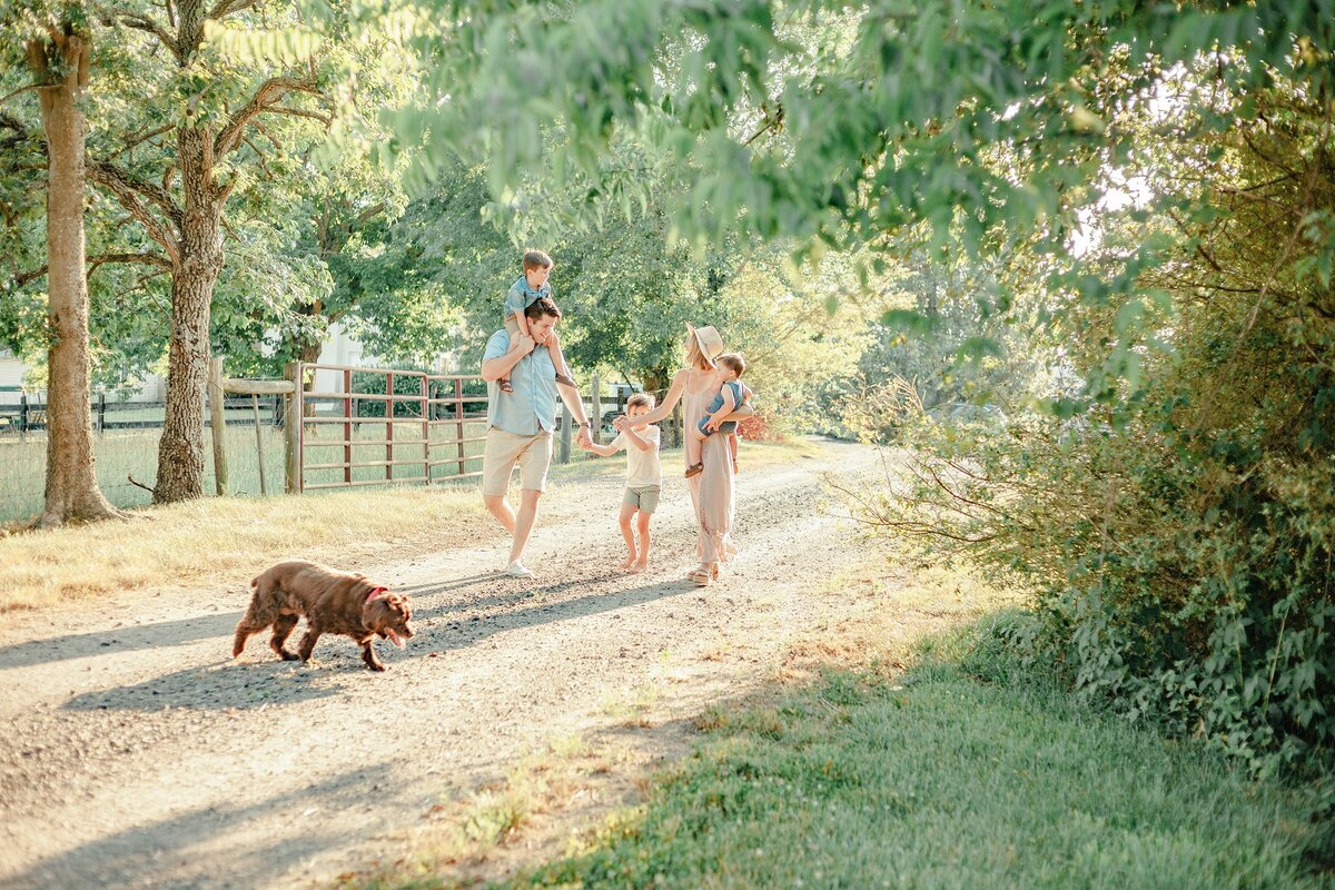 outdoor farm family session