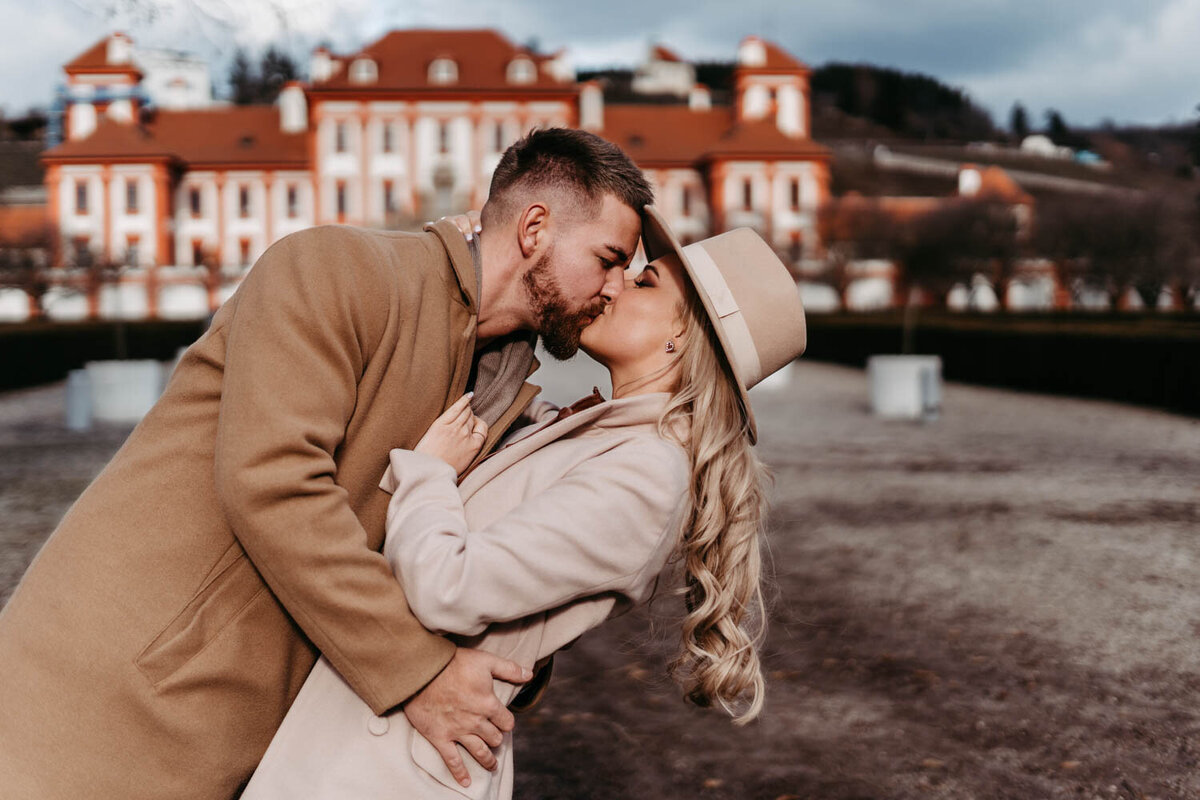 Parove_foceni_Praha_Trojsky_zamek_fotografka_Karolína_Tichá.1