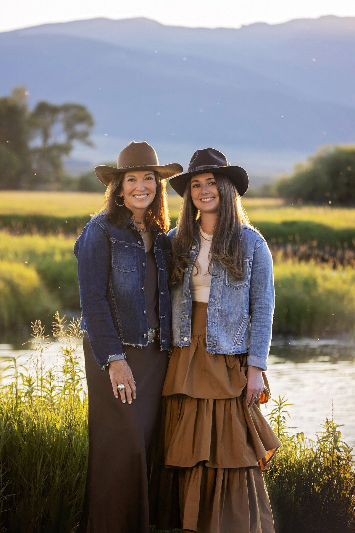 Shanna-Mae-Photography-Montana-Photographer-Family-River-Sunset-Ennis-Bozeman-010