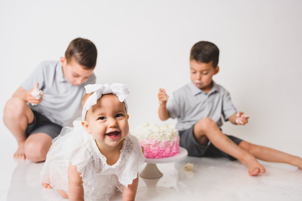 MiniAnna2023-KaelaShelton-BabyAngelina-CakeSmash-43953000
