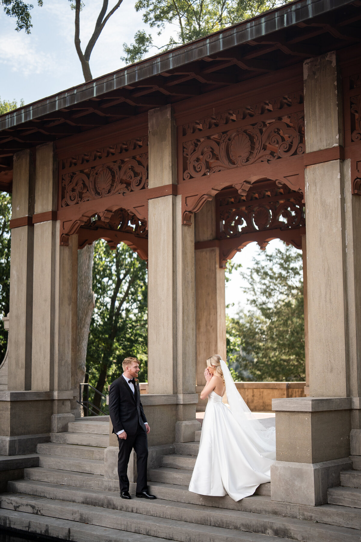11-Editors-Favorites-Armor-house-lake-forest-wedding-50 mm