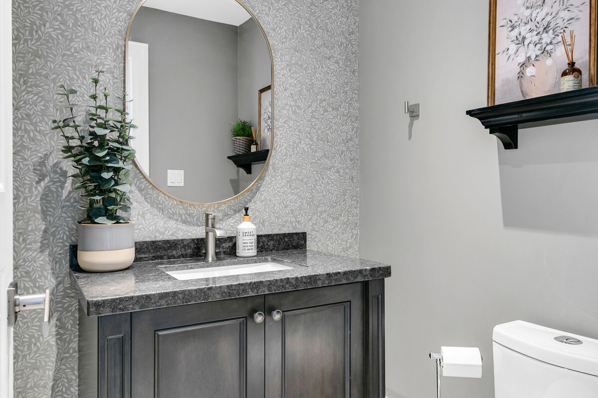 39-web-or-mls-20_001_Powder Room