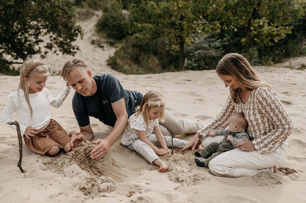 35-LouiseBoonstoppelFotografie_familieshoot_gezin