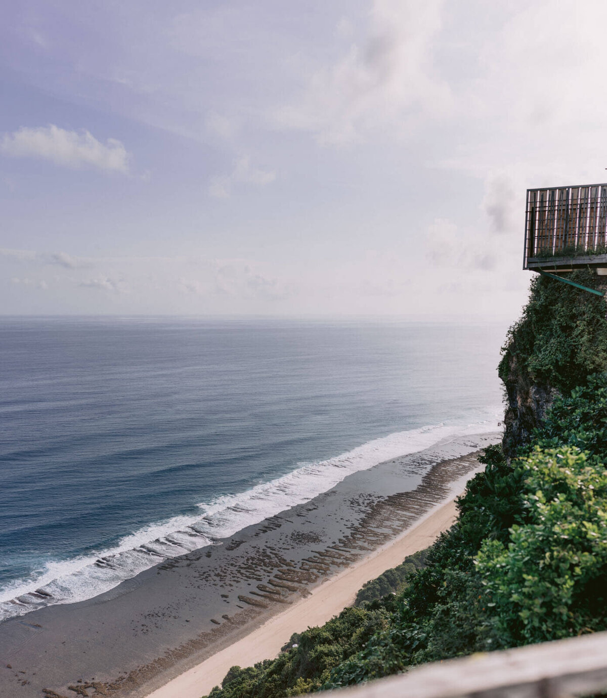 A beautiful view of the ocean and the sky at Khayangan Estate, Bali, Indonesia. Image by Jenny Fu Studio