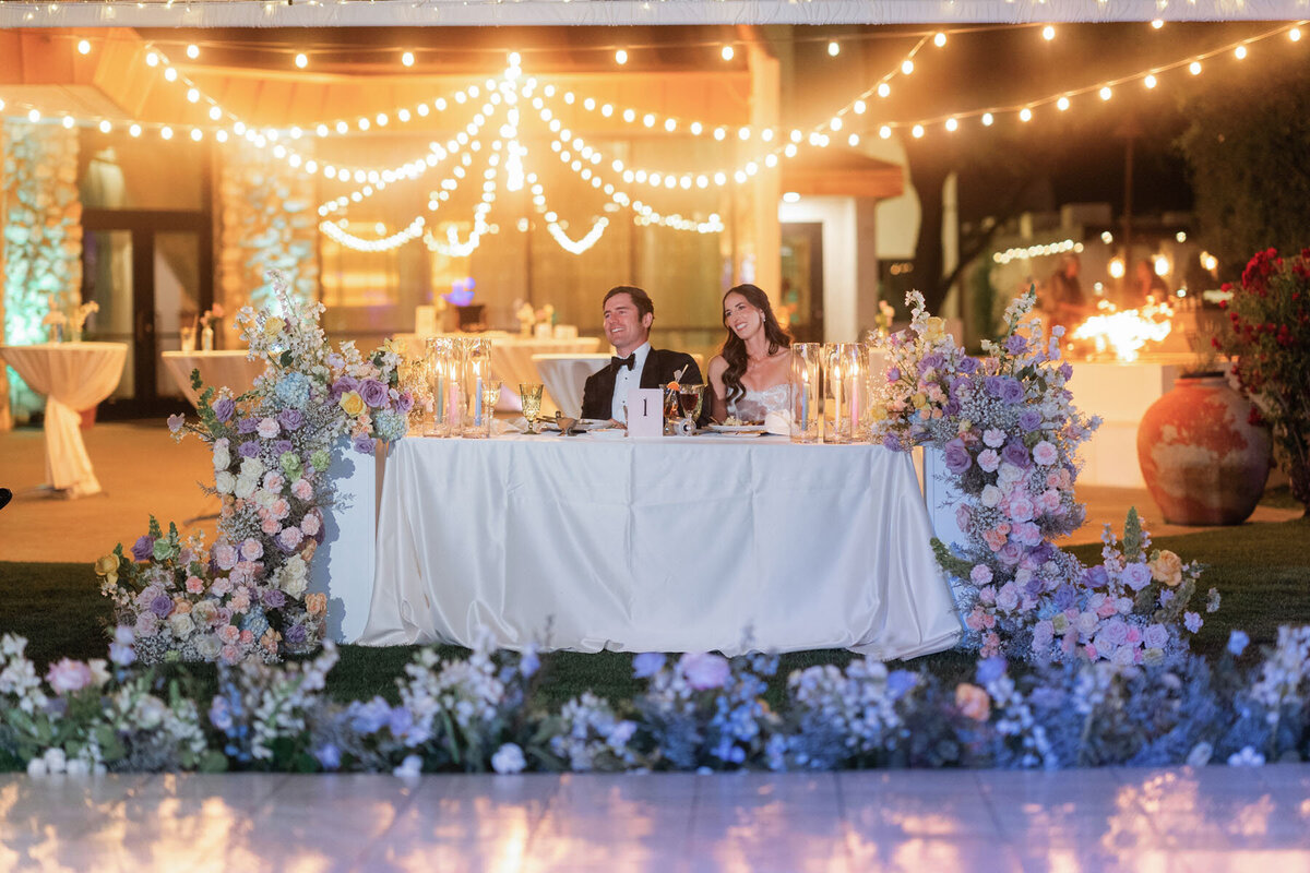 Arizona wedding photography at La Mariposa shaded garden area