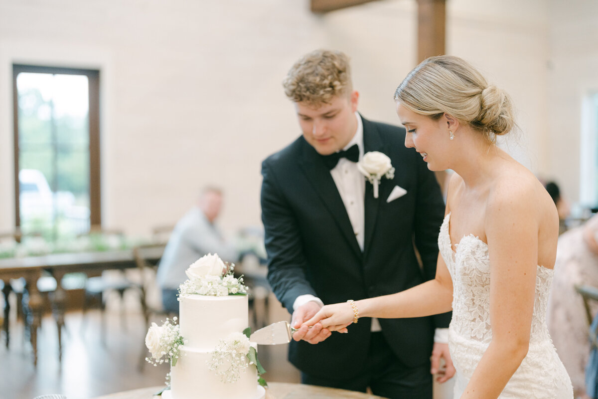 AustinBridget_Weddingday_Previews_09.01.24-180