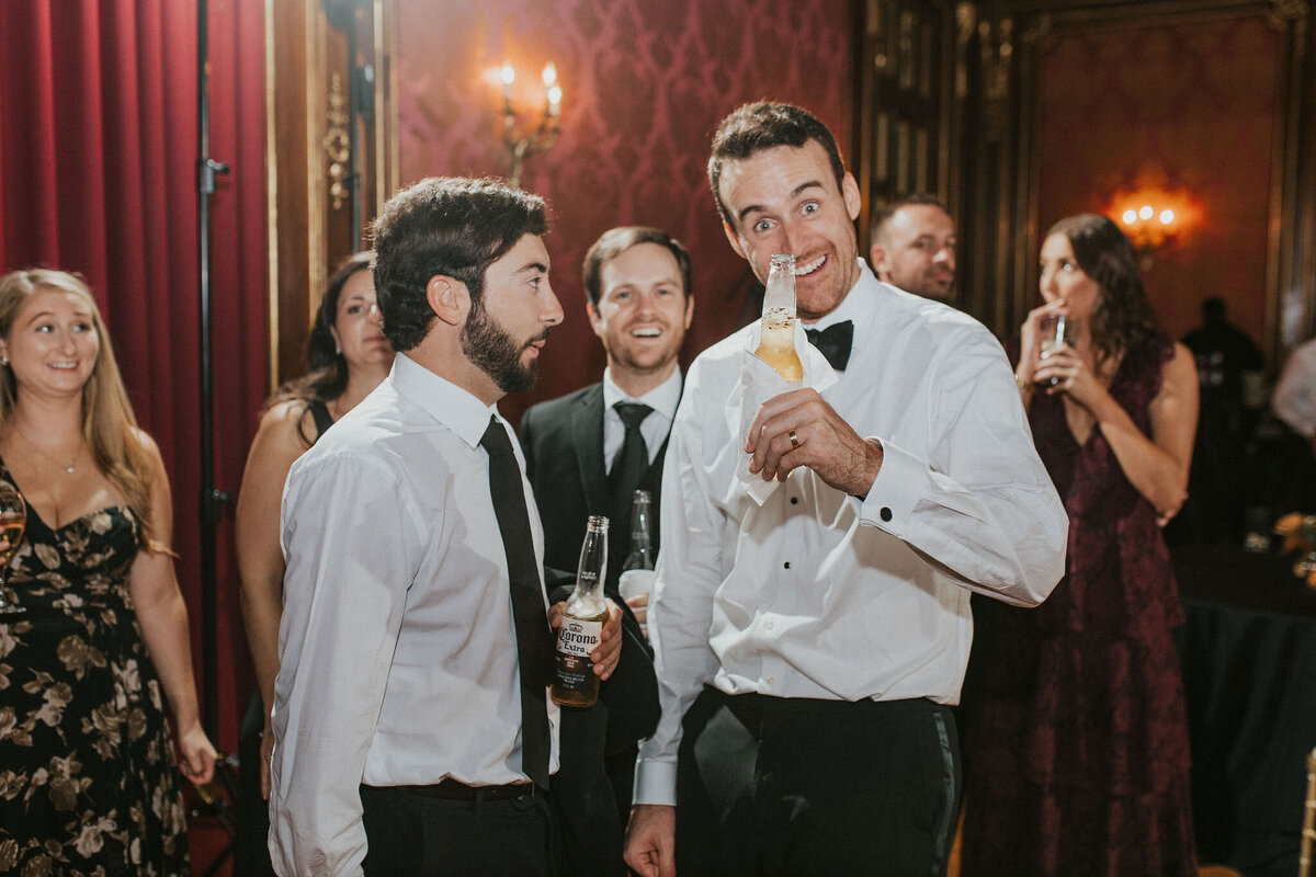 WELLING-FLORES.Wedding.EngineersClub-rcptn-185