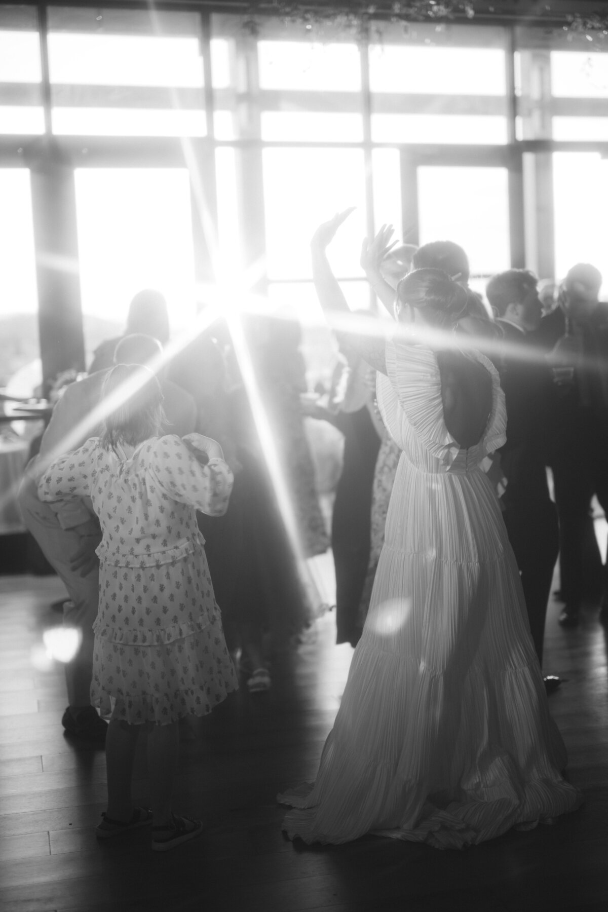 Belle & John Dancing (15 of 129)