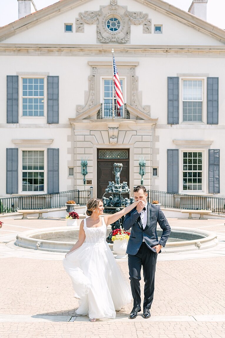 The-War-Memorial-Grosse-Pointe-Farms-detroit-Michigan-wedding-photographer_0028