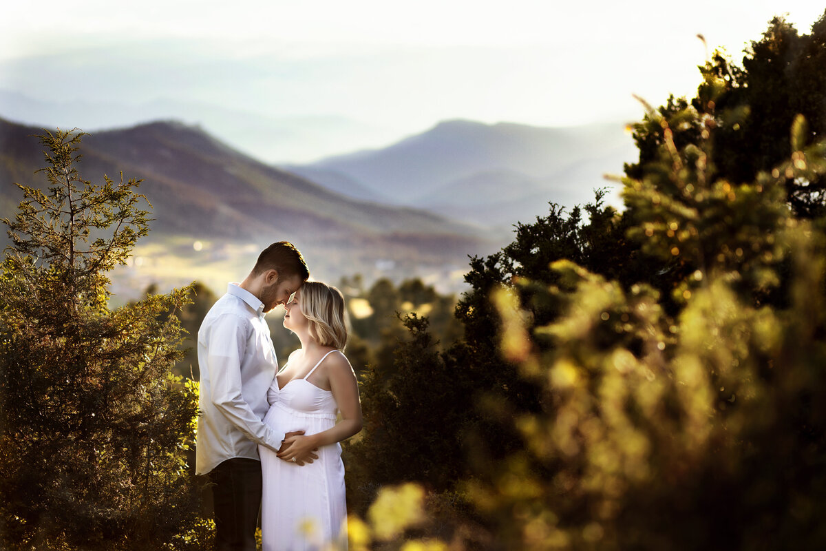 sunset mountain maternity photography session