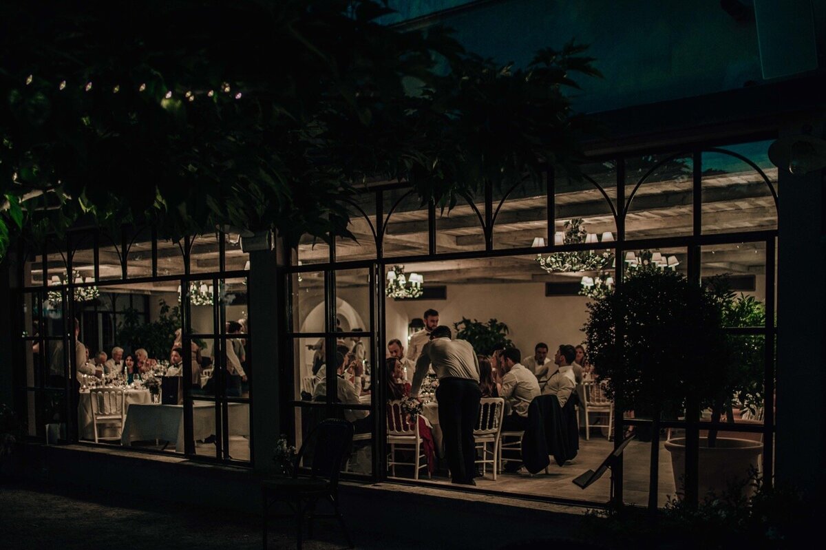 184_Provence_Luxury_Wedding_Photographer (211 von 235)_Provence Luxury Wedding Photographer. A timeless and elegant destination wedding at La Bastide de Gordes captured by luxury wedding photographer Flora and Grace.