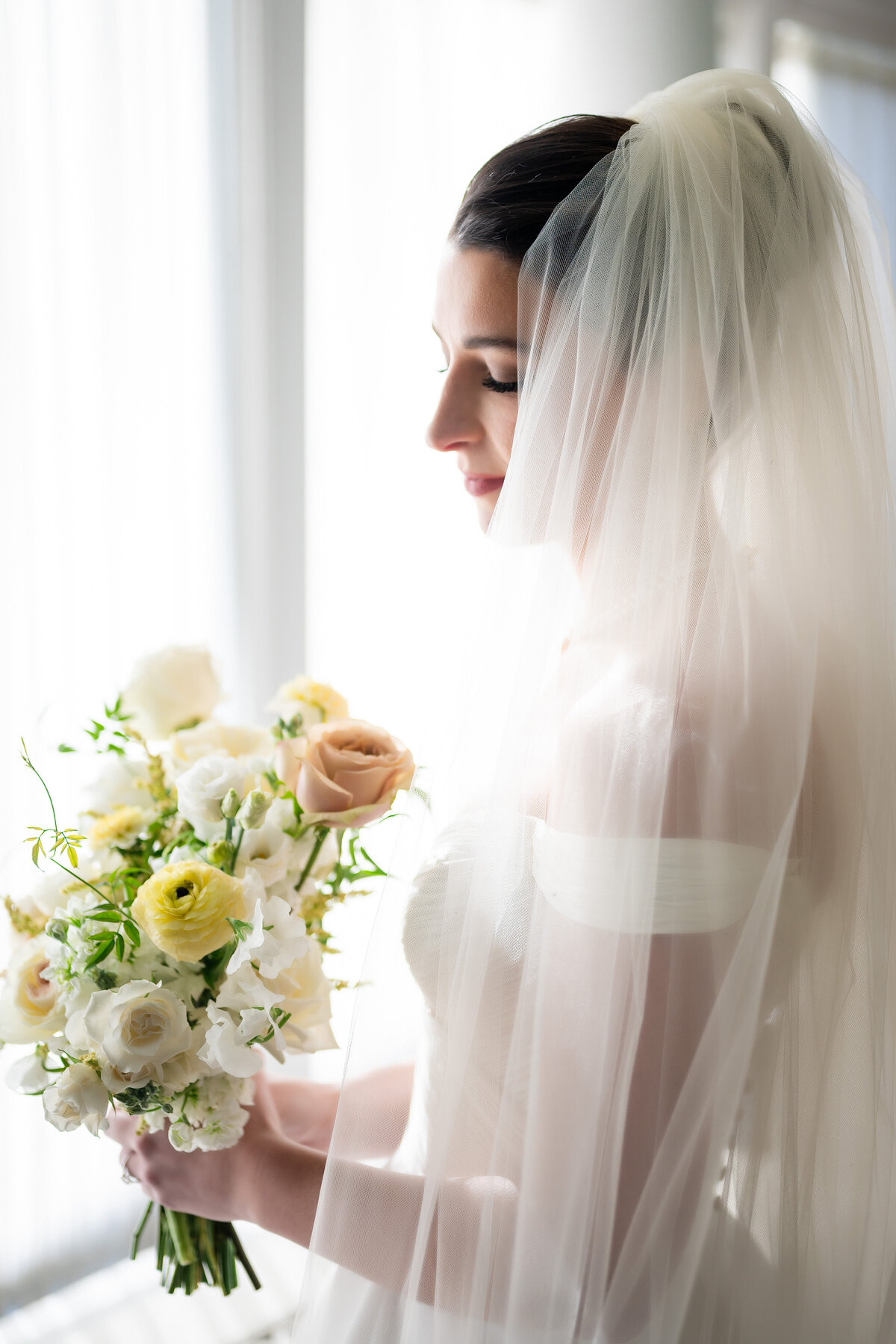 classic beautiful pittsburgh golf club bride