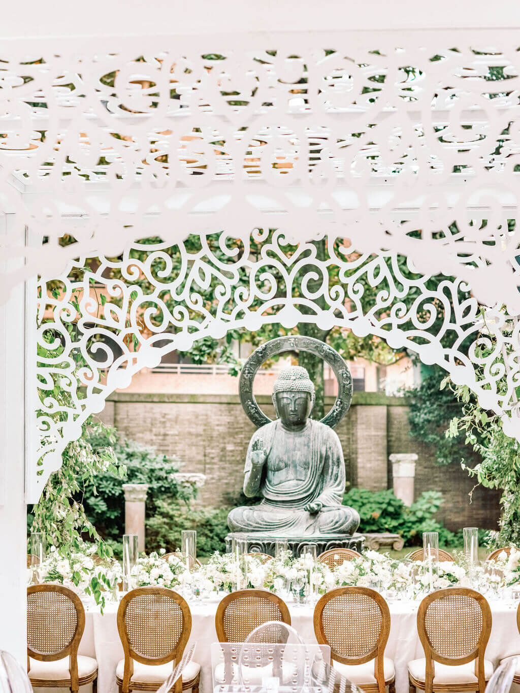 carolina-tyler-outdoor-wedding-reception-larz-anderson-house-springvale-floral
