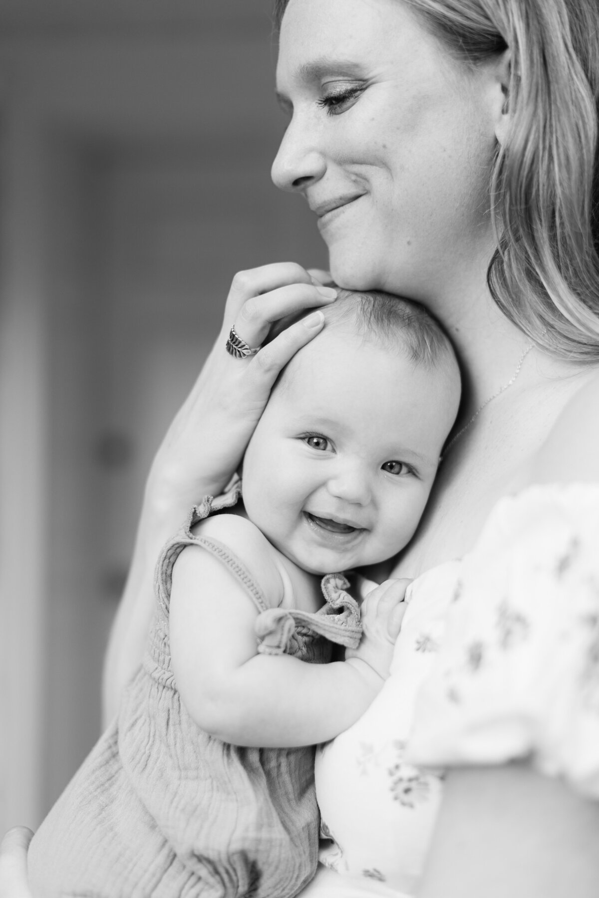 Family portrait session in a Philadelphia park - 21