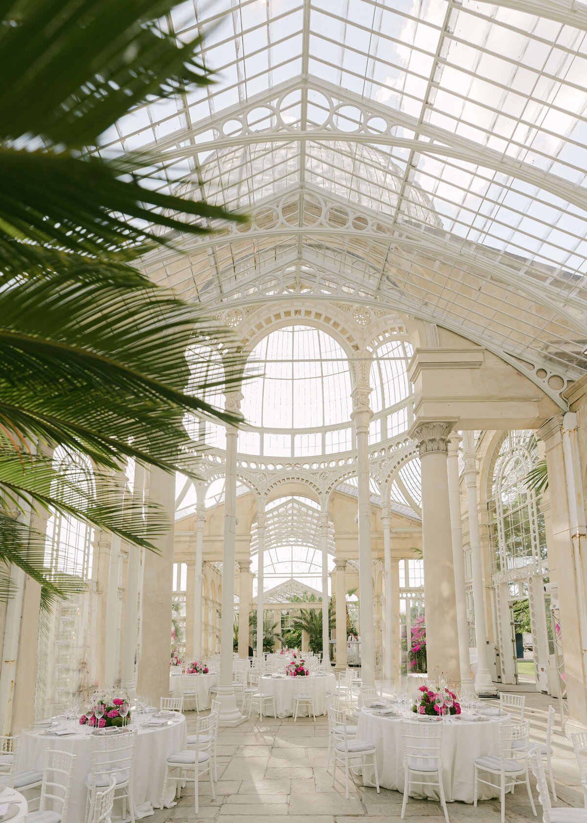 chloe-winstanley-weddings-syon-park-conservatory-dinner-tablescape