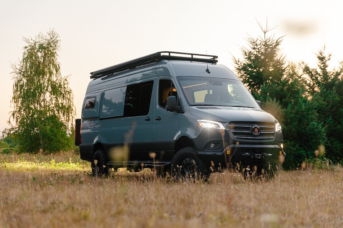 1_PawPrintsPitStops250918_BMV_SlowFastcreative_1047