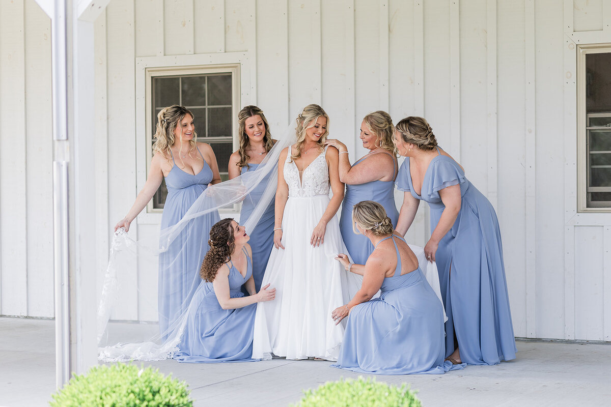 Kylan-barn-wedding-34