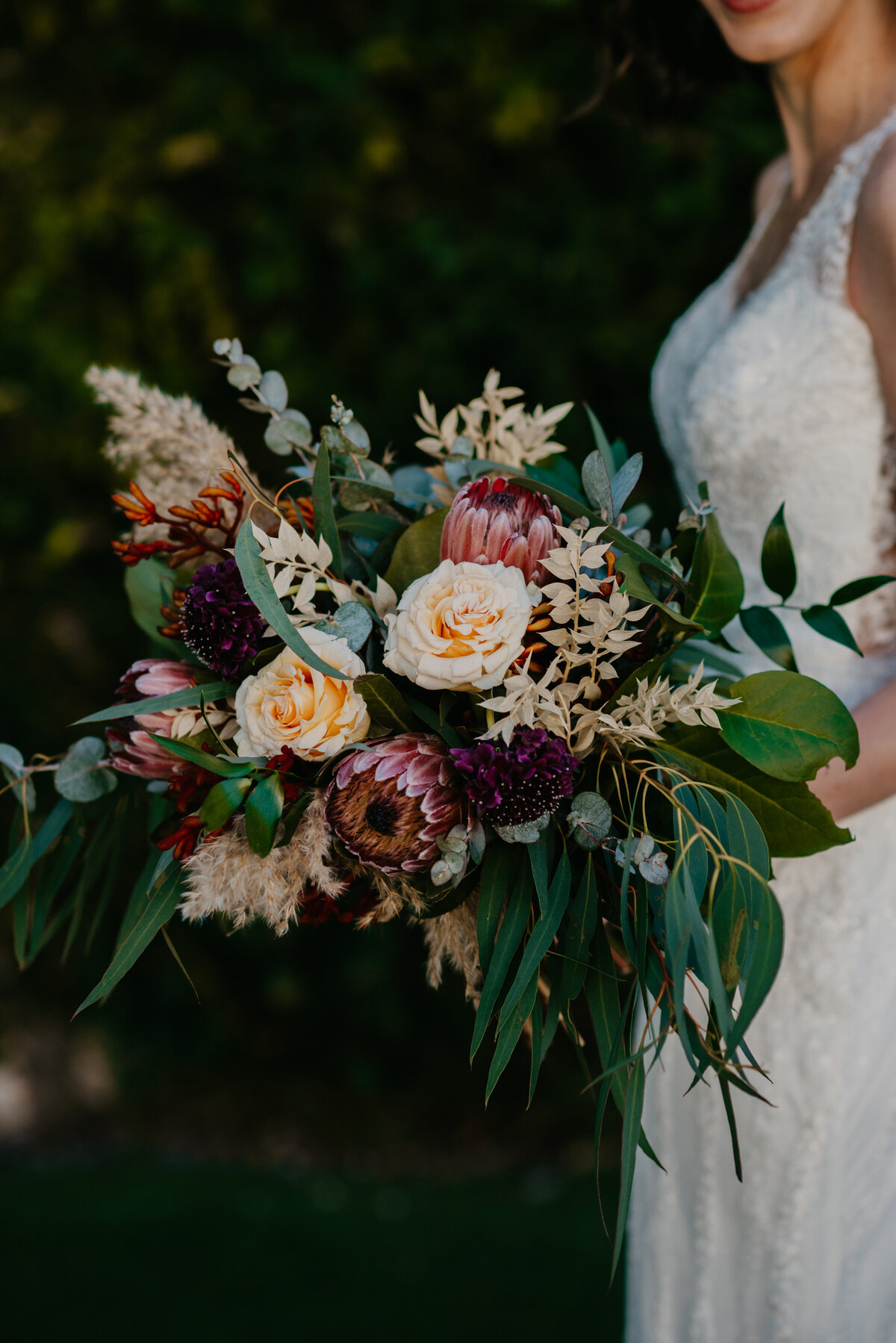 mariah-lacy-photo-elope-in-tampa-green-bench-chantilly-chic-planners-19
