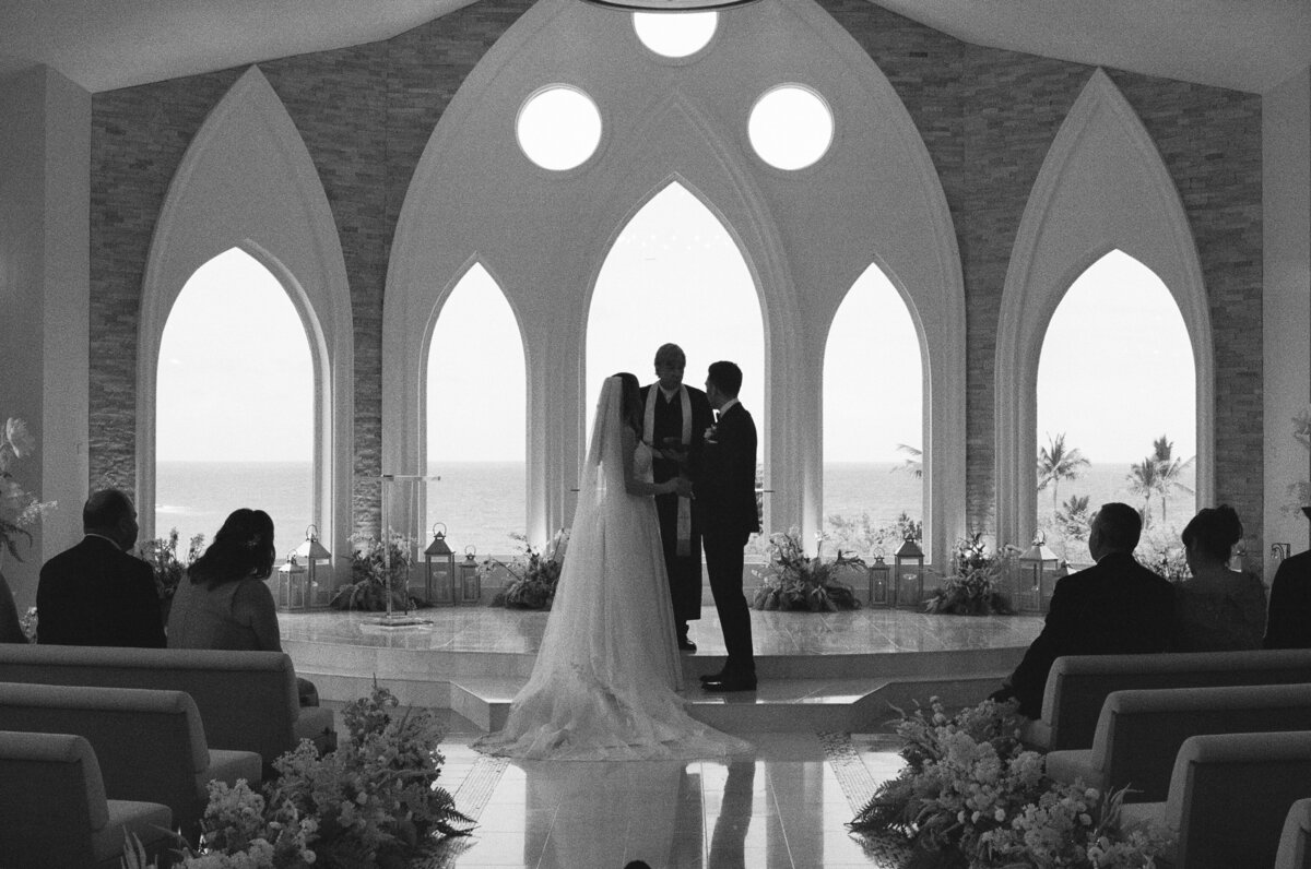 Hawaii-Honolulu-Destination-Wedding-Kualoa-Ranch-Paliku-Photographer-Oahu-Maui-Kona-000023790033