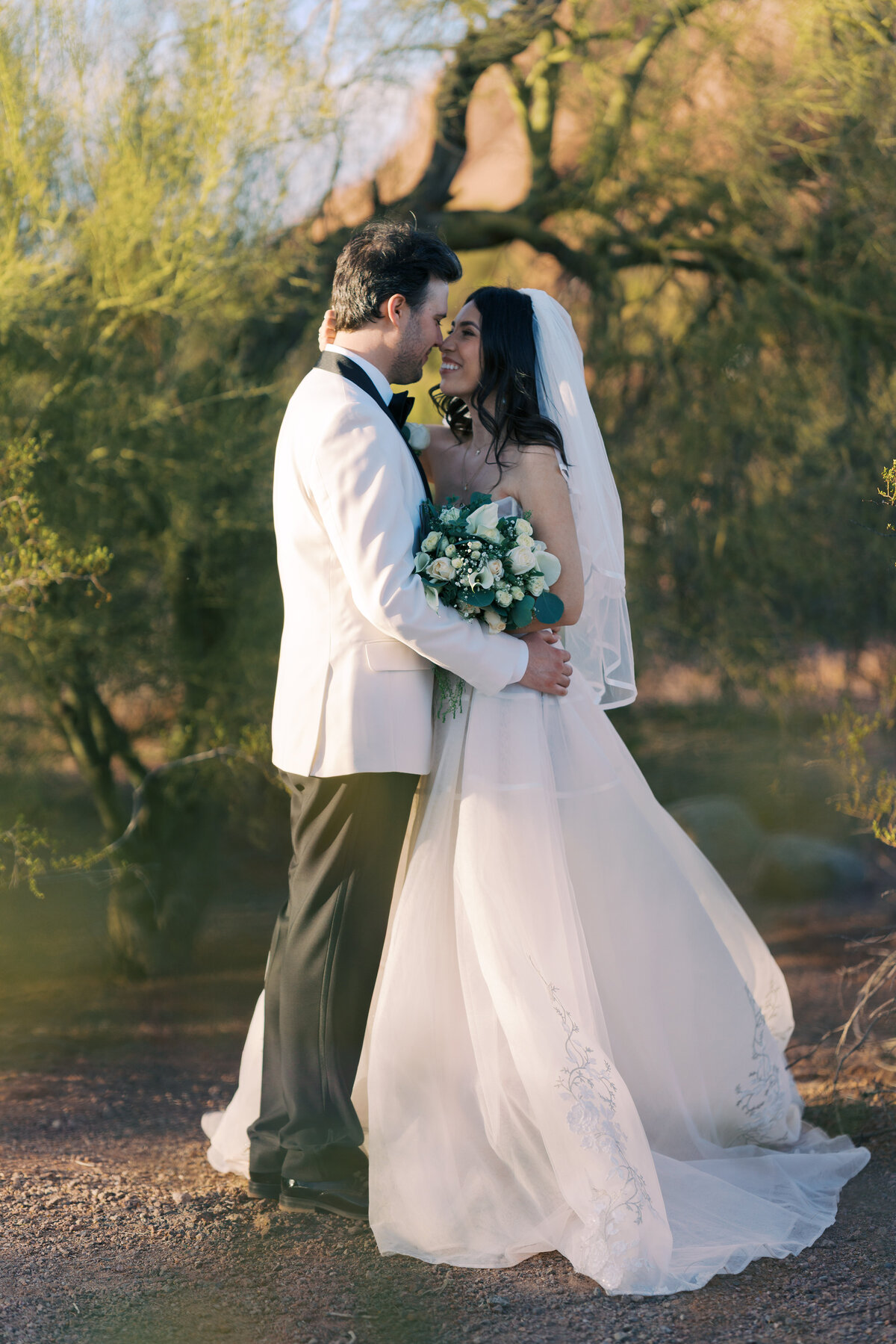 wedding-papago-park-newlywed-palo-verde