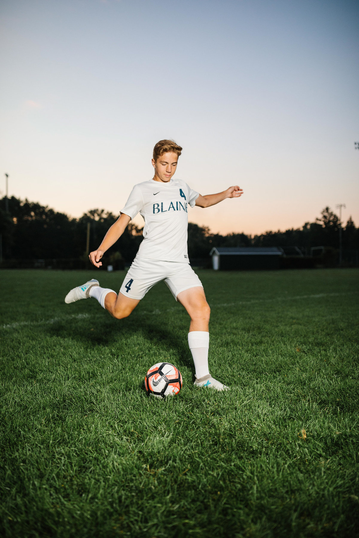 Forest-Lake-Summer-Senior-Portraits-Session-18