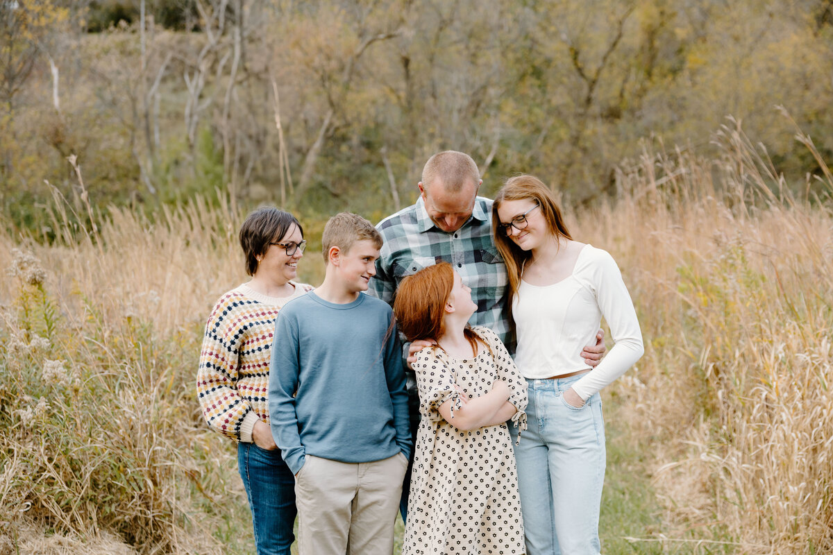 christina_ney_photography_wedding_engagement_lifestyle_photographer_dubuque_iowa_wedding_planning_assistance_adventurous_bold_laidback Family Photography11